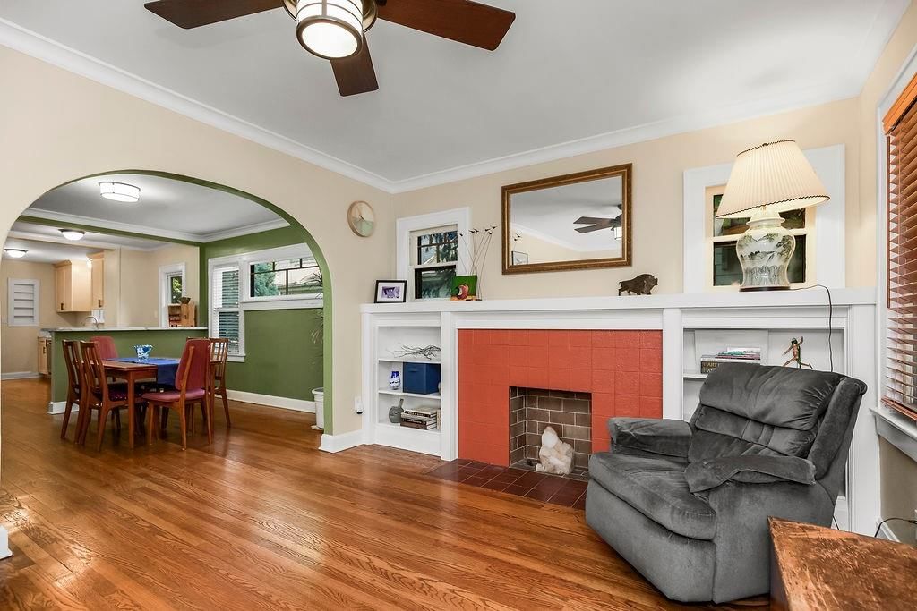 5727 Kenwood Avenue — photo 4