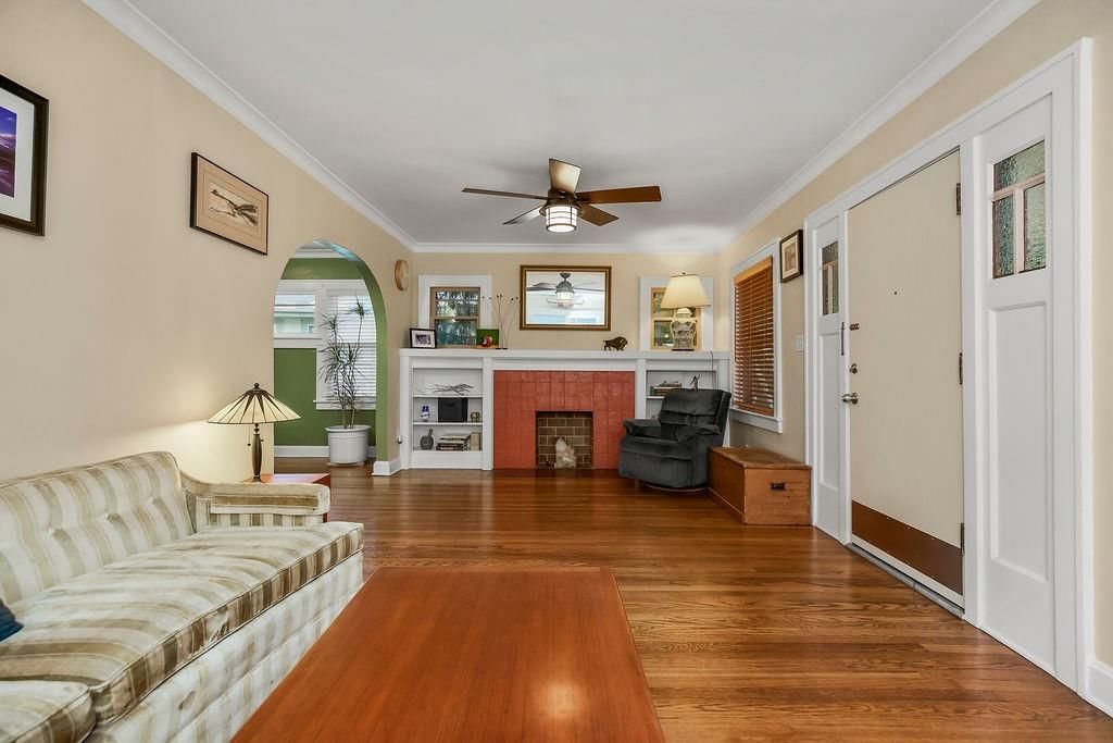 5727 Kenwood Avenue — photo 6