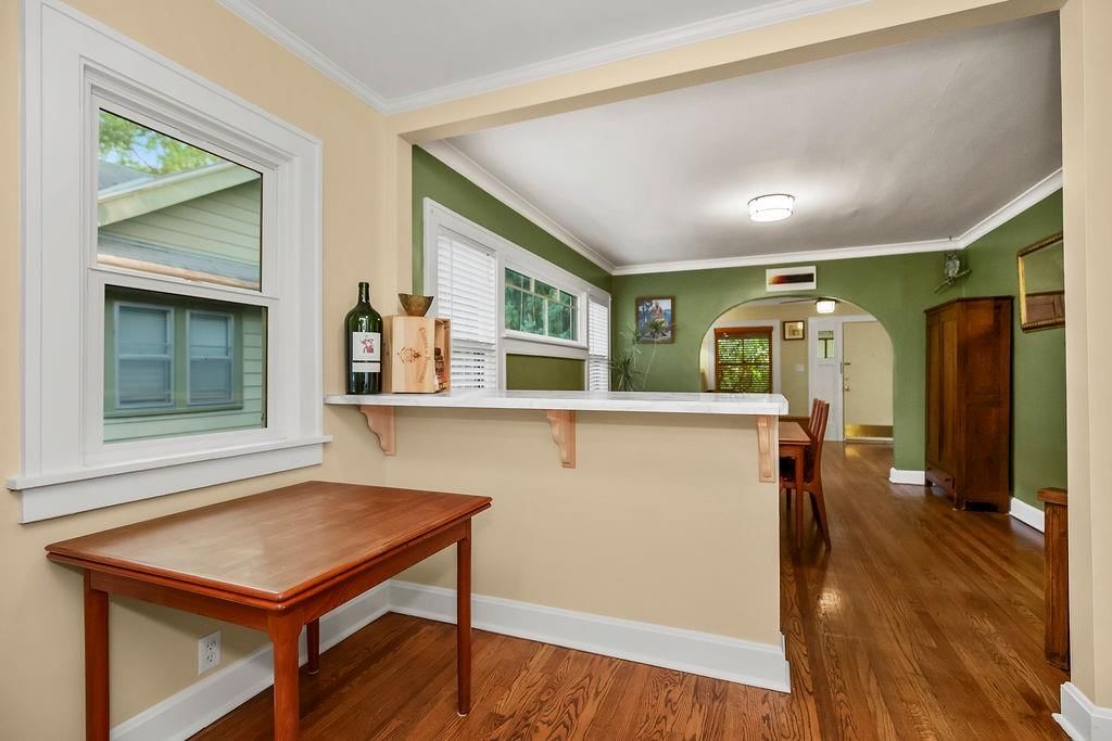 5727 Kenwood Avenue — photo 10