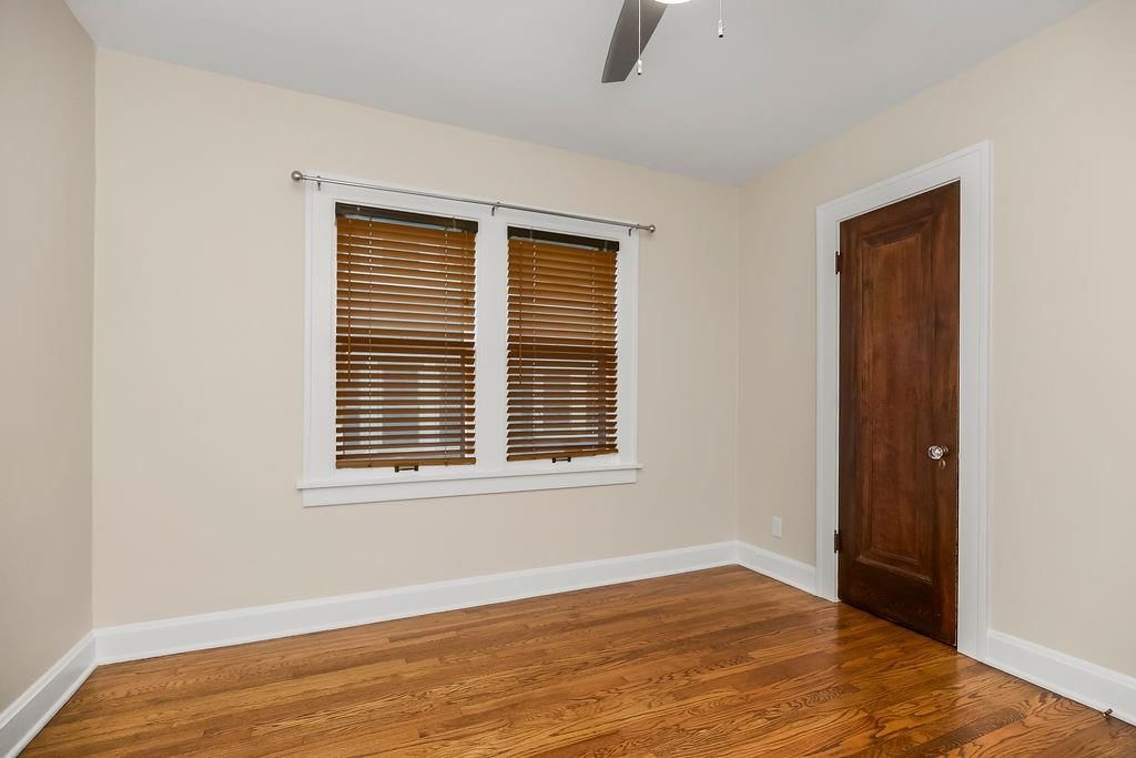 5727 Kenwood Avenue — photo 18