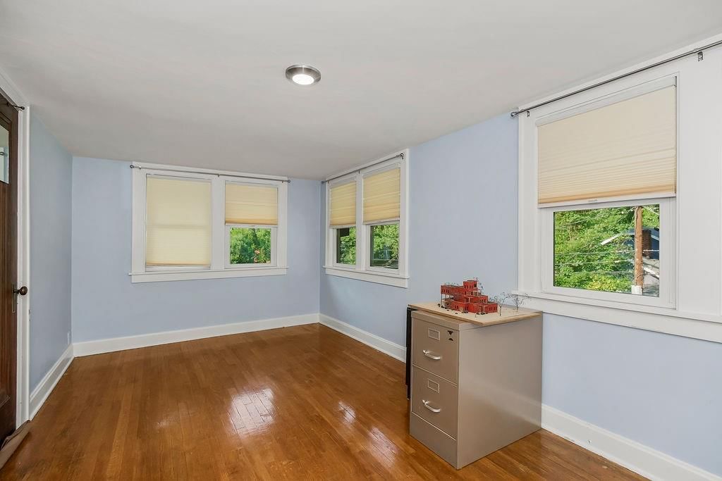 5727 Kenwood Avenue — photo 19