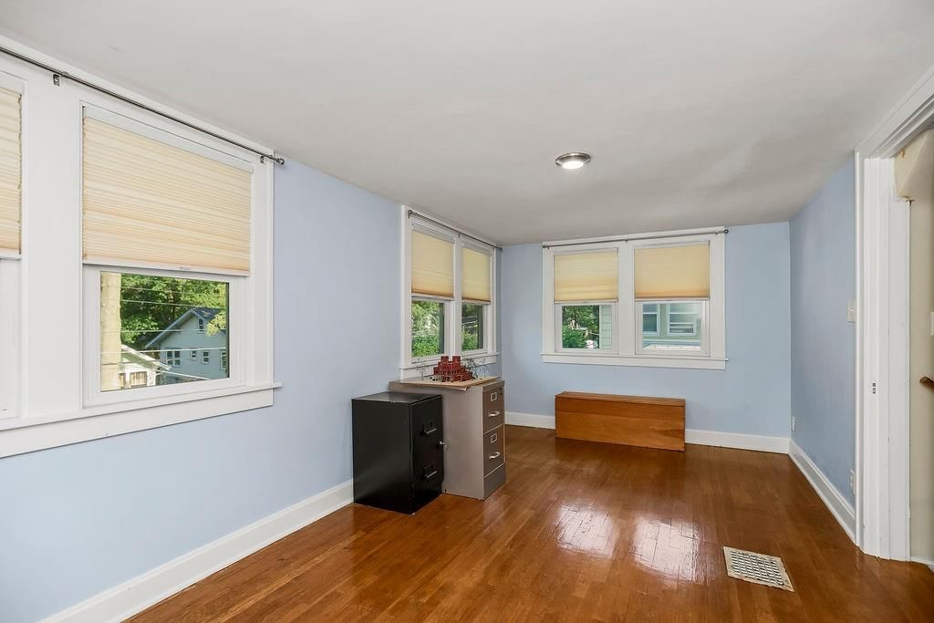 5727 Kenwood Avenue — photo 20