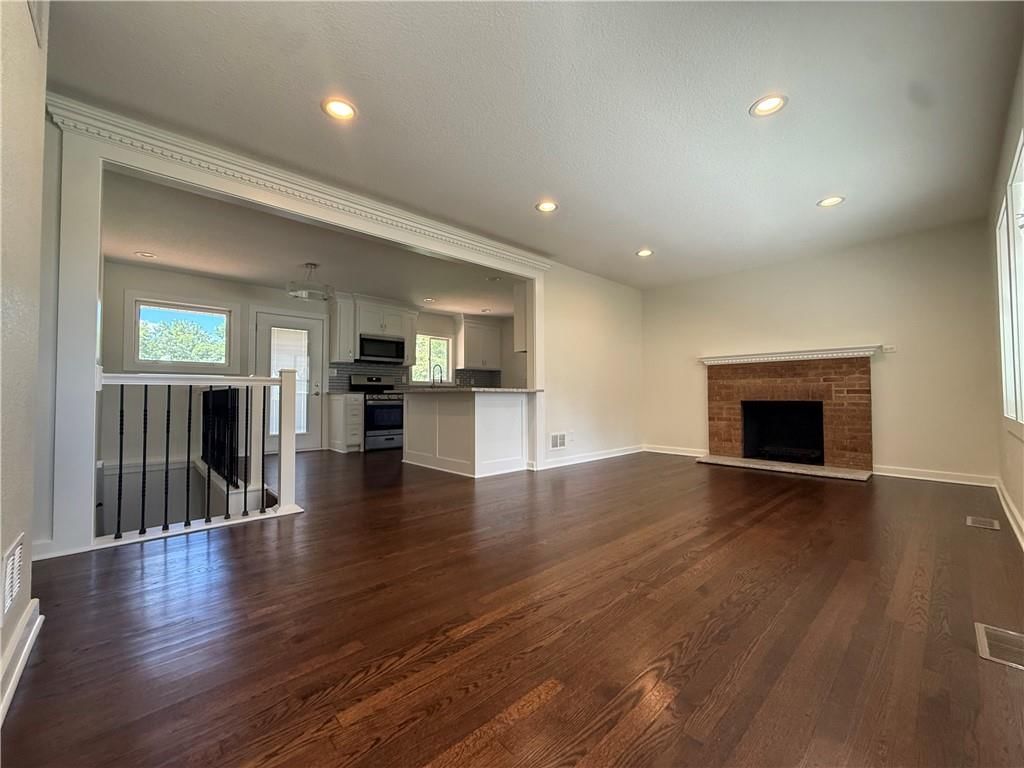 7332 Parallel Parkway — photo 2