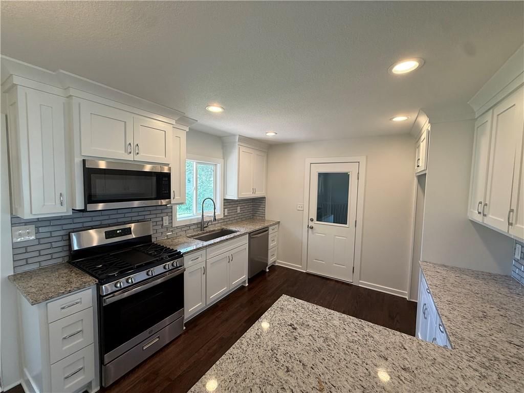 7332 Parallel Parkway — photo 10