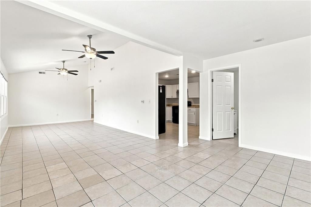 10706 Cambridge Avenue — photo 4