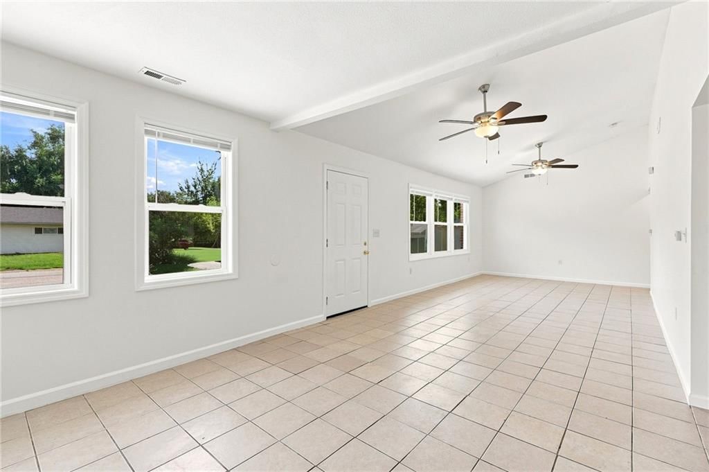 10706 Cambridge Avenue — photo 5