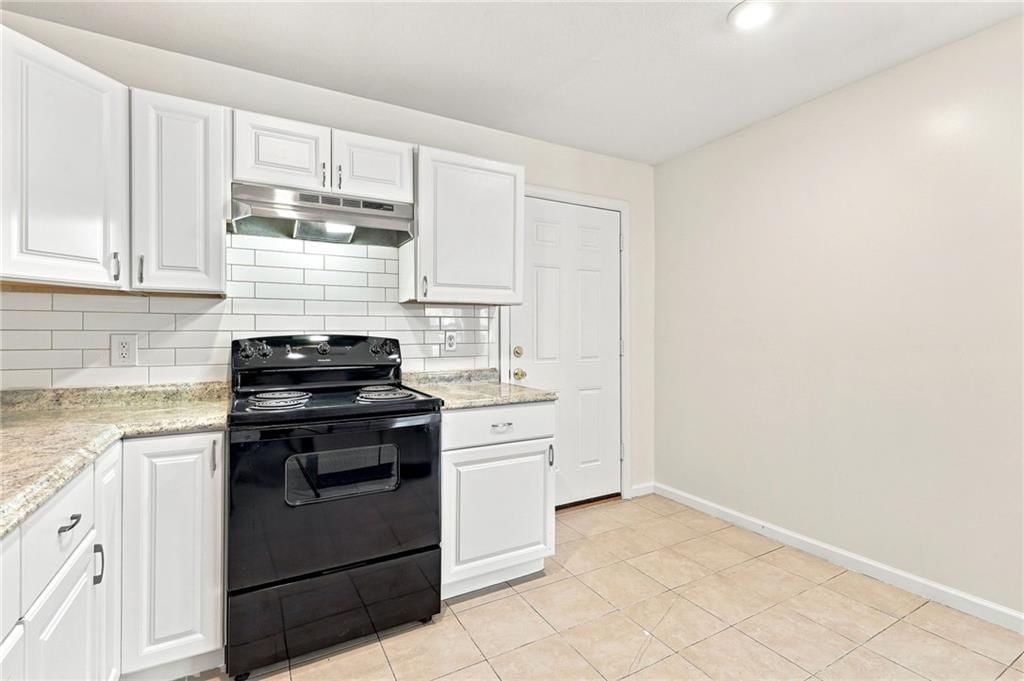 10706 Cambridge Avenue — photo 13