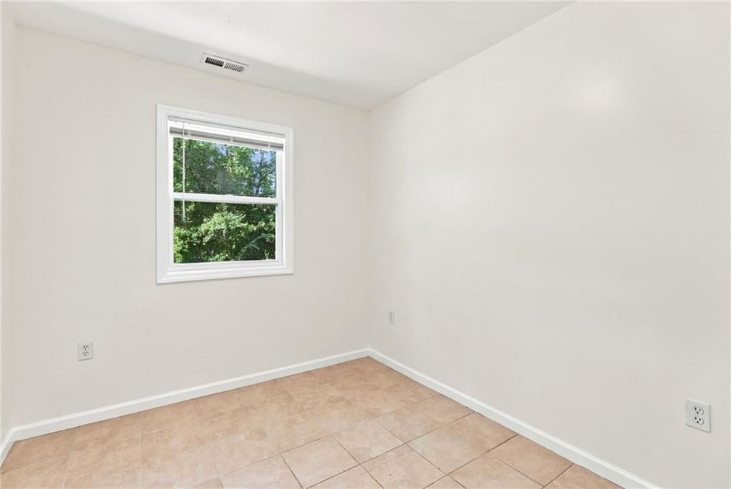 10706 Cambridge Avenue — photo 16