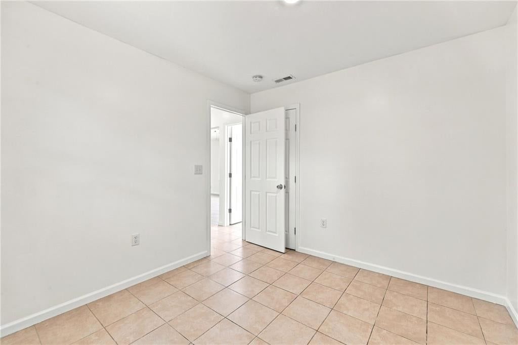 10706 Cambridge Avenue — photo 21
