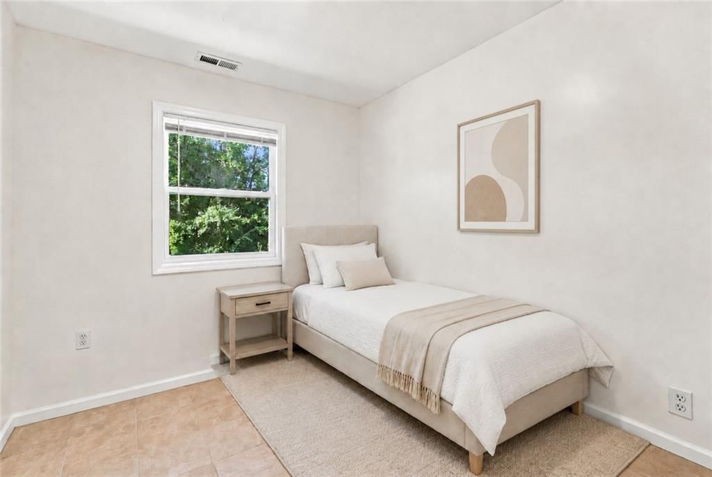 10706 Cambridge Avenue — photo 23