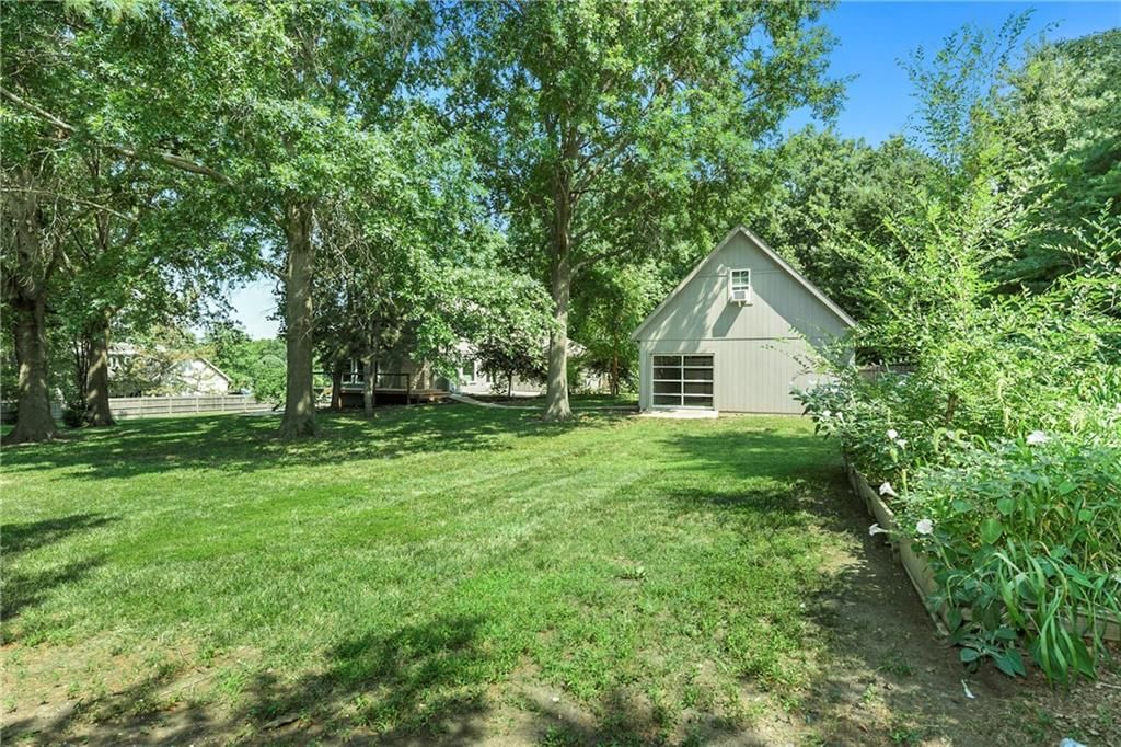12305 W 150th Terrace — photo 17