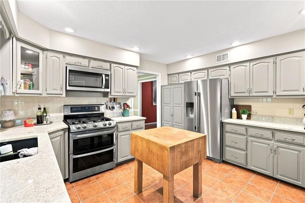 8209 Acuff Lane — photo 10