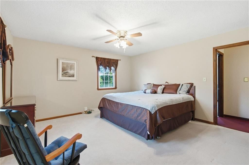 110 W Lexington Drive — photo 14