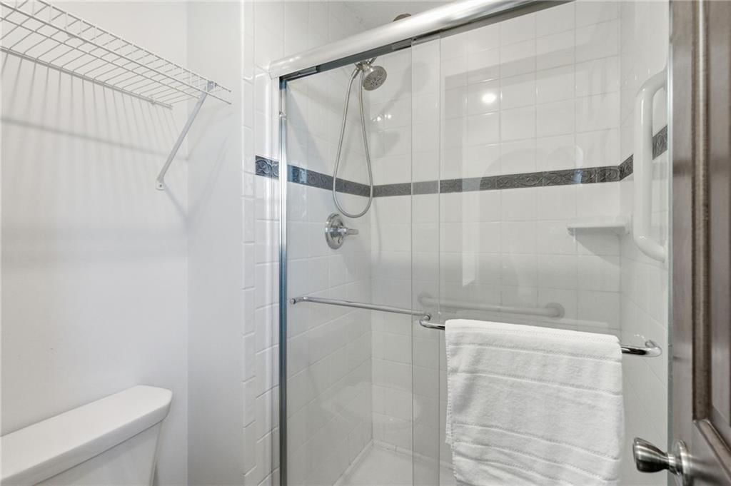110 W Lexington Drive — photo 17