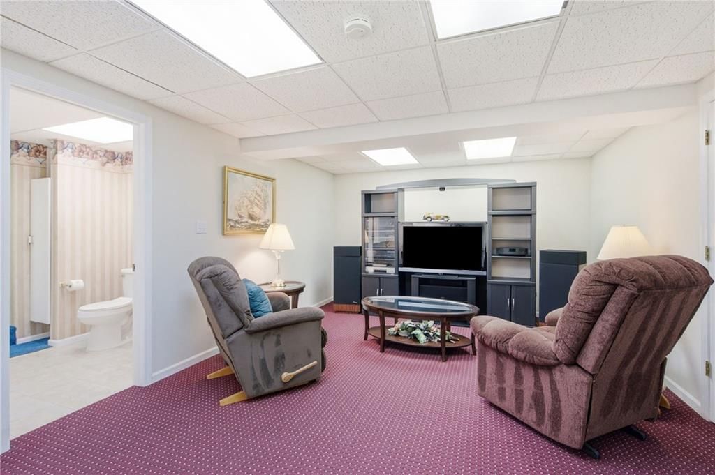 110 W Lexington Drive — photo 21