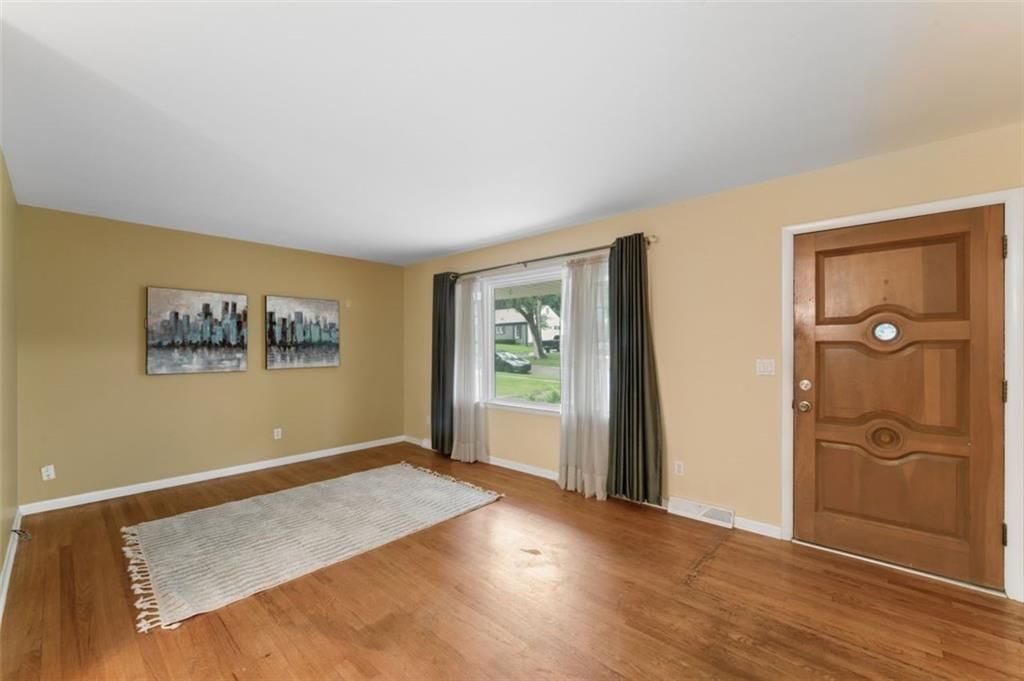 9346 Mackey Street — photo 4
