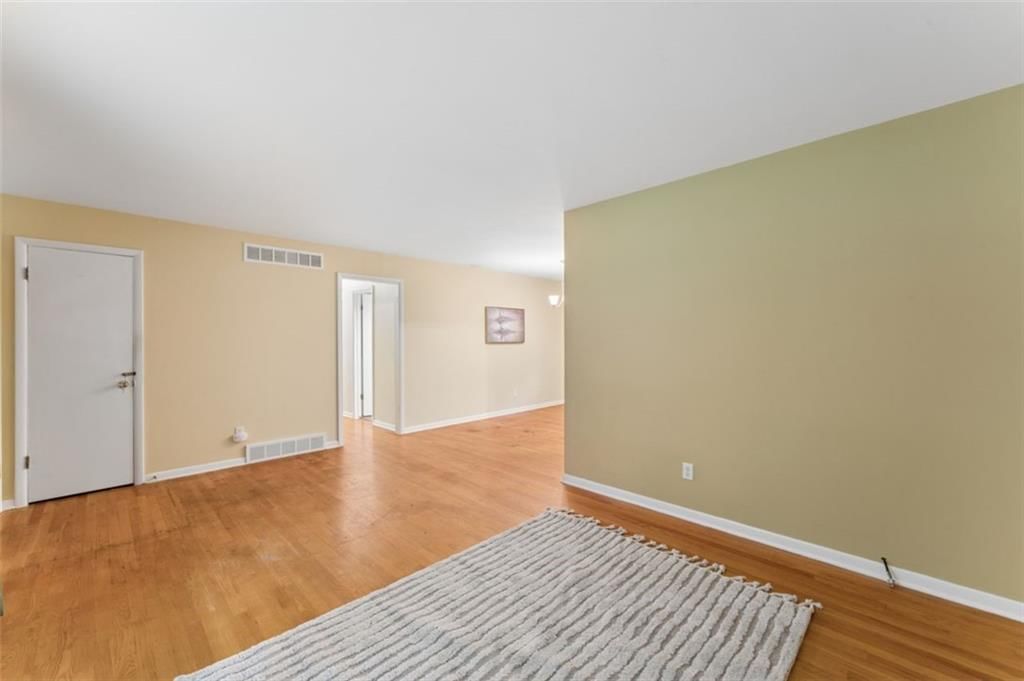 9346 Mackey Street — photo 6