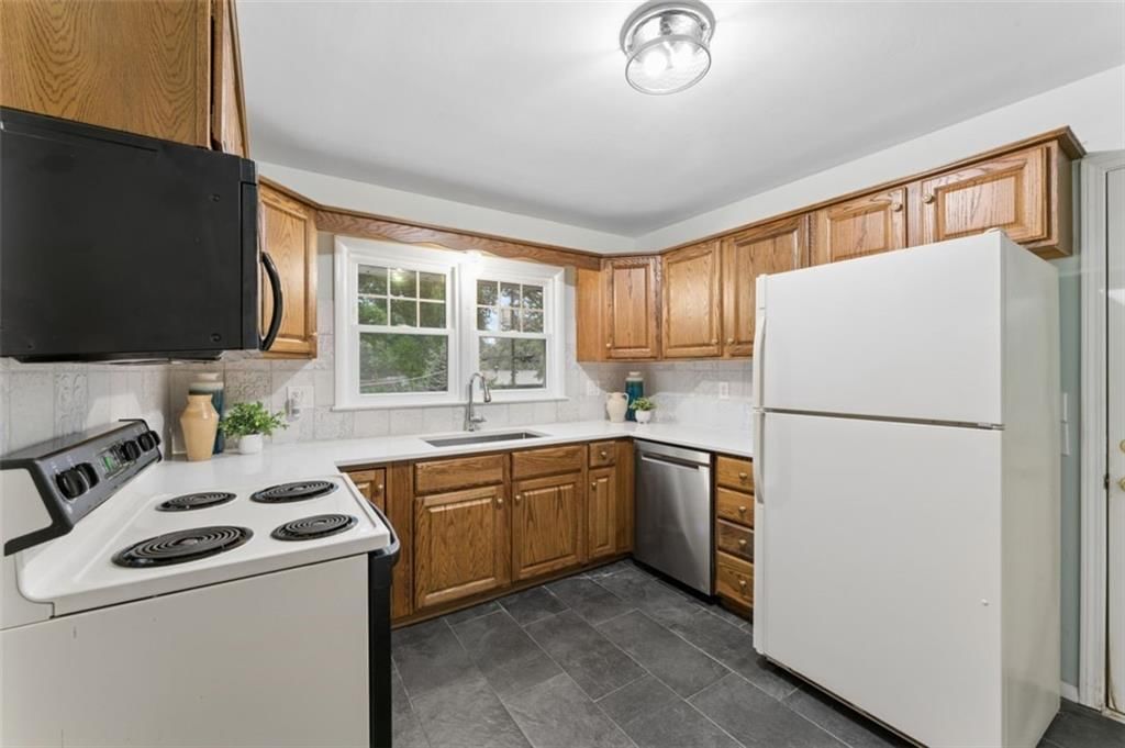 9346 Mackey Street — photo 12