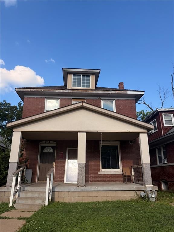 203 N 14TH Street — photo 1