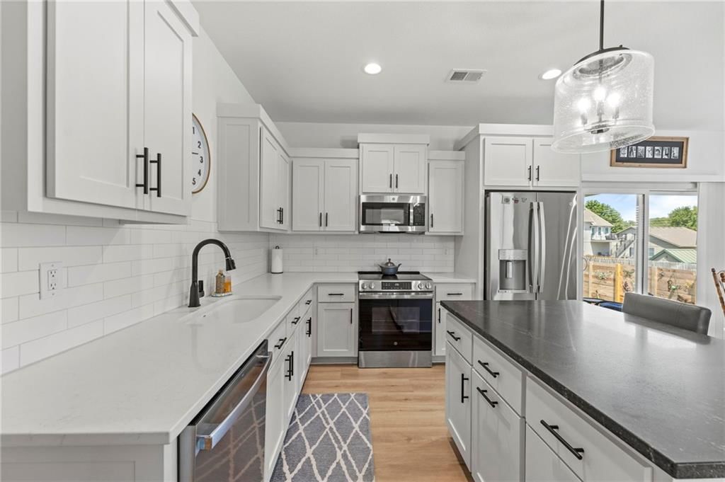 1128 S 12th Terrace — photo 10