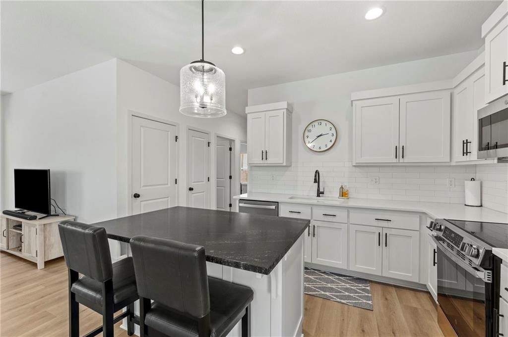 1128 S 12th Terrace — photo 11