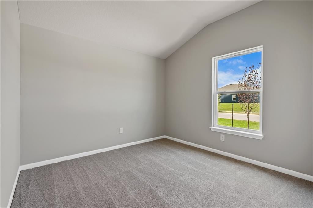 19507 Lincoln Street — photo 17