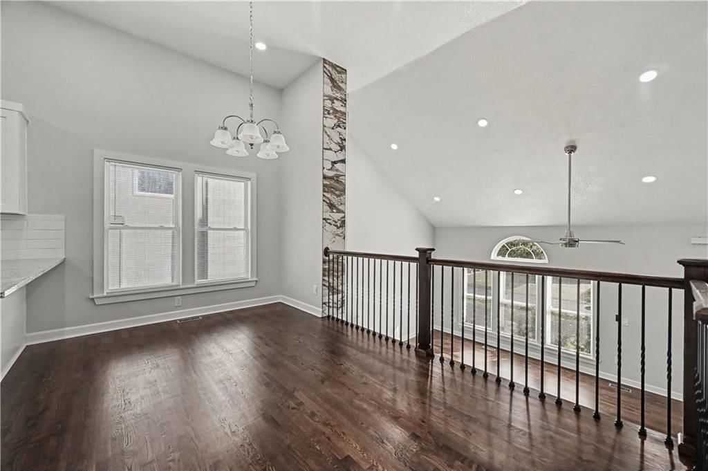 5333 NE Holiday Drive — photo 8