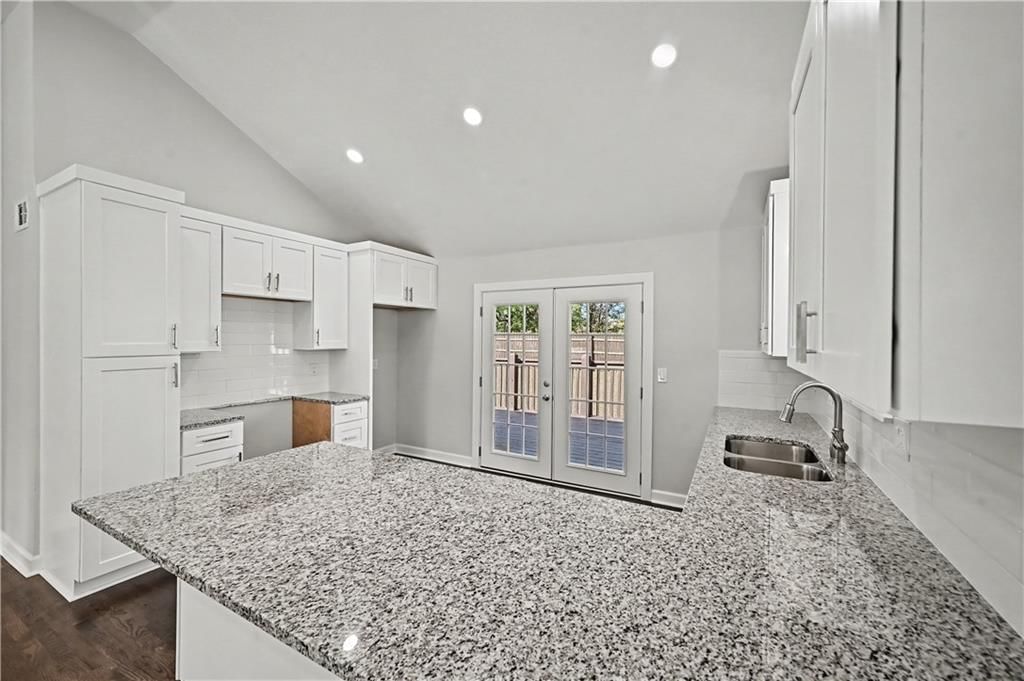 5333 NE Holiday Drive — photo 11