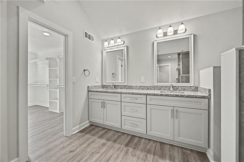 5333 NE Holiday Drive — photo 12