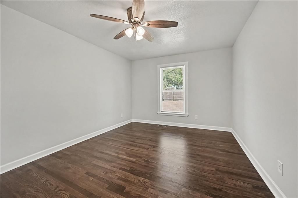 5333 NE Holiday Drive — photo 17