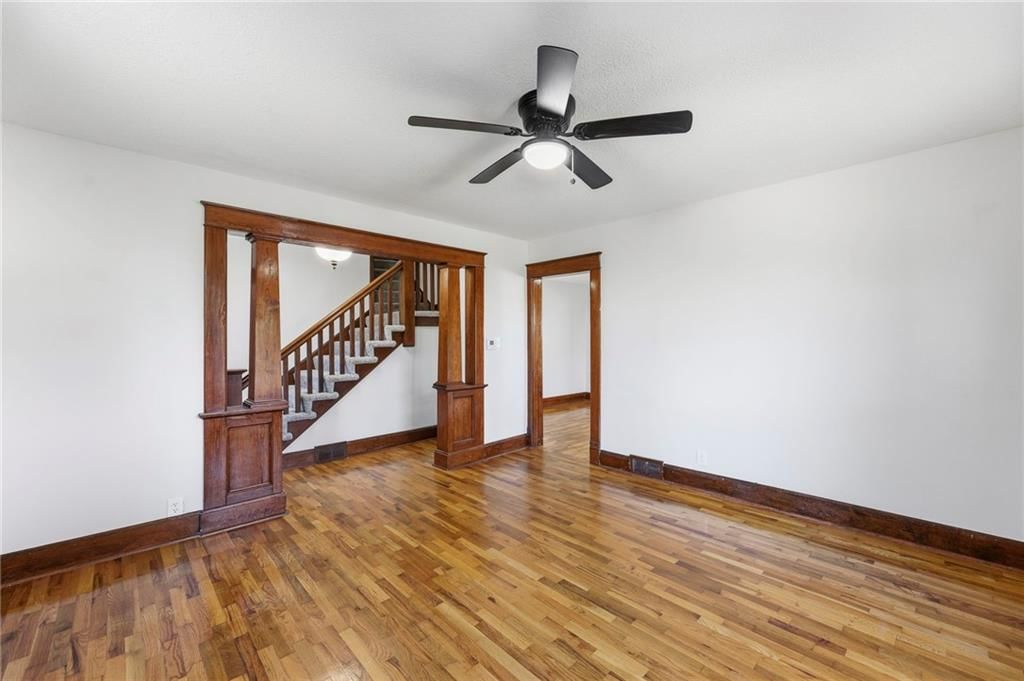804 E 10th Street — photo 13