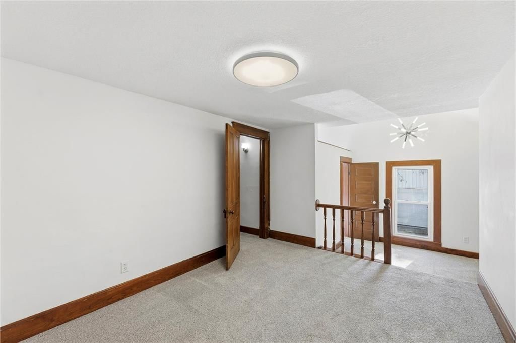 804 E 10th Street — photo 31