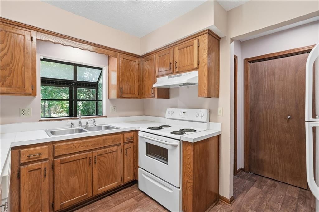 6241 Rene Street — photo 11