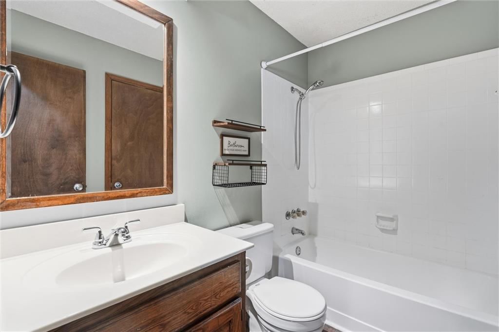6241 Rene Street — photo 20