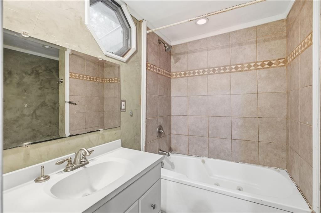 7740 Madison Avenue — photo 25