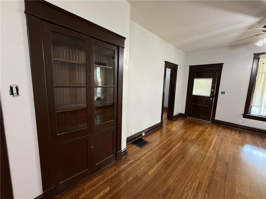704 S Fuller Avenue — photo 3