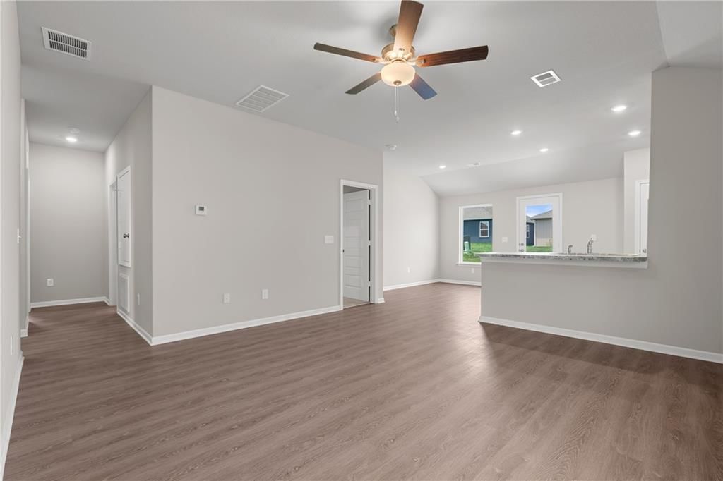 20270 W 195th Street — photo 2