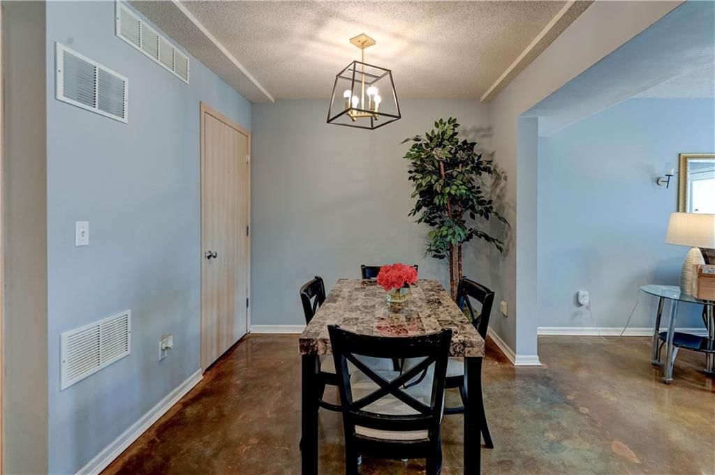 8112 N Lawn Avenue — photo 6