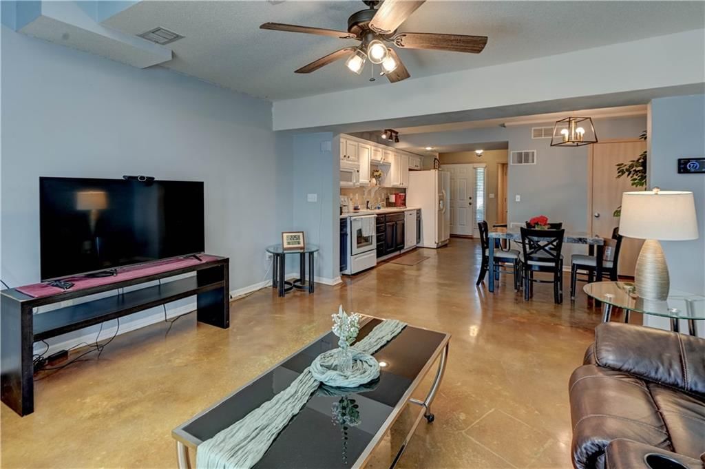8112 N Lawn Avenue — photo 12