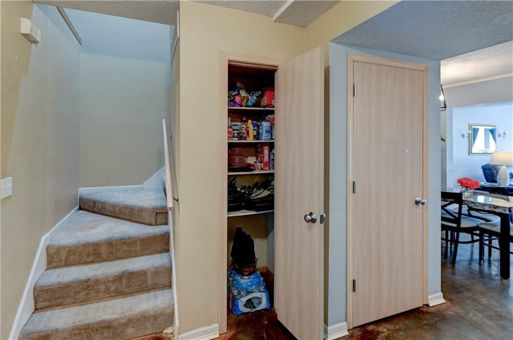 8112 N Lawn Avenue — photo 14