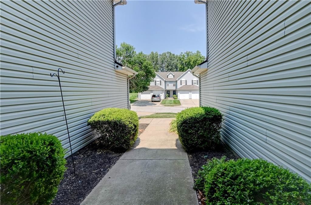 8112 N Lawn Avenue — photo 41