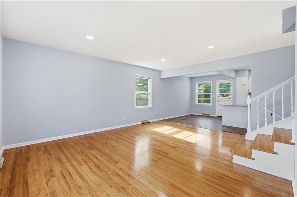 10729 Mcgee Street — photo 4