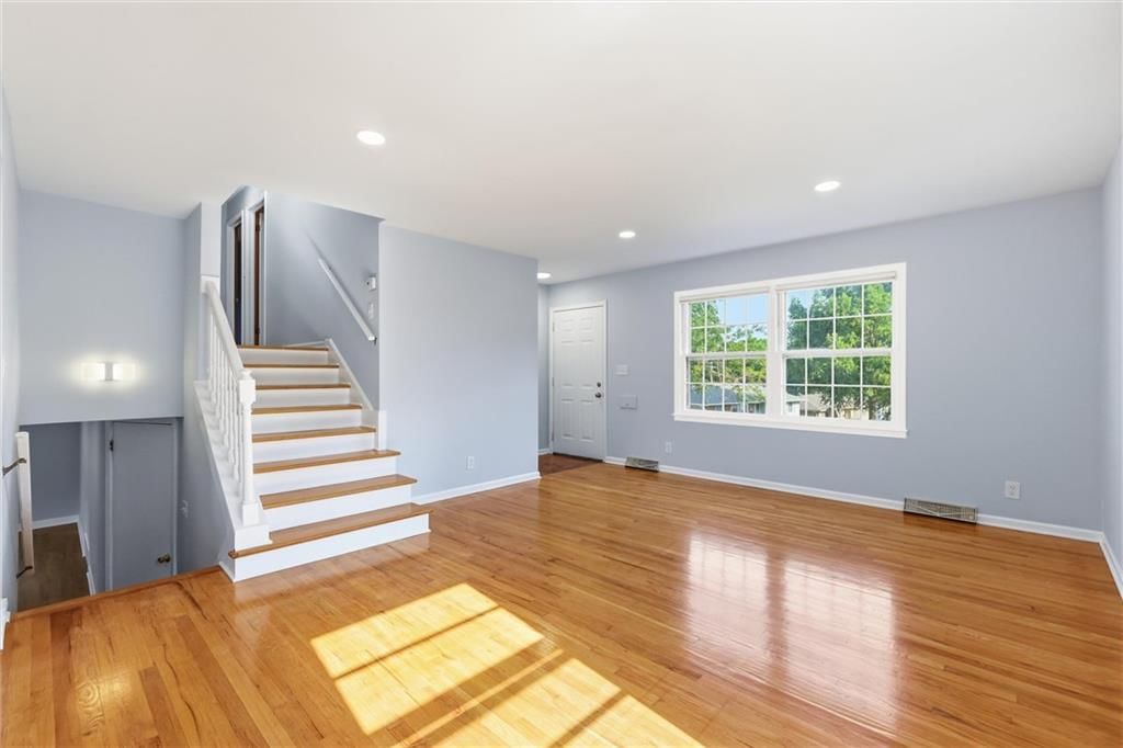 10729 Mcgee Street — photo 6