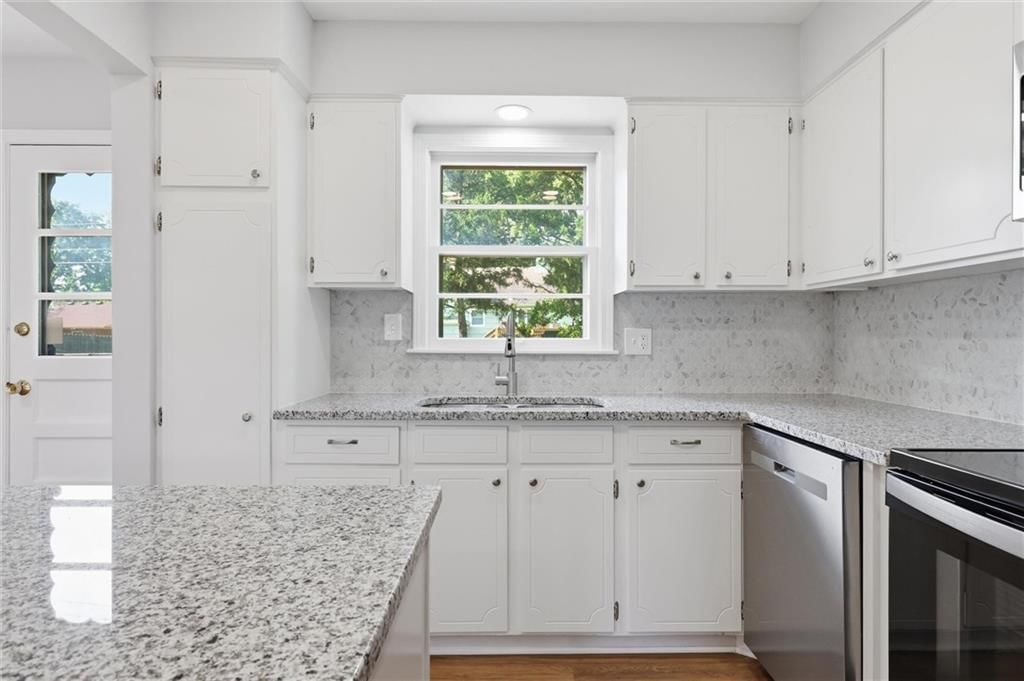 10729 Mcgee Street — photo 10