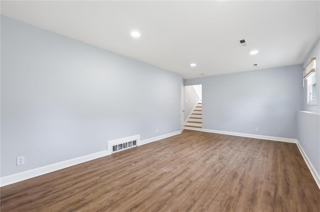 10729 Mcgee Street — photo 28