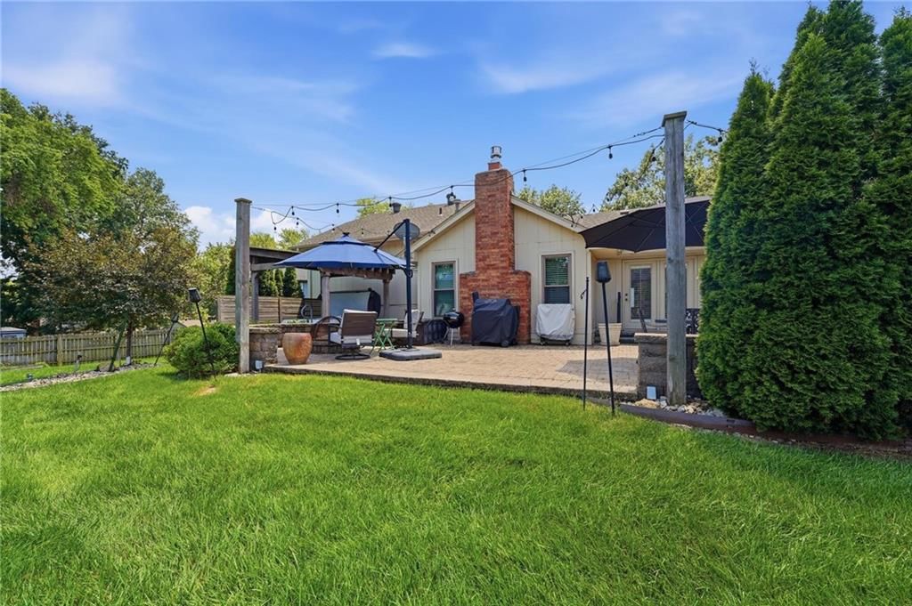 842 York Place — photo 18