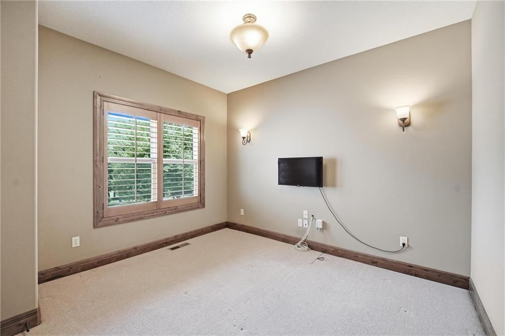 9415 N Kensington Avenue — photo 31