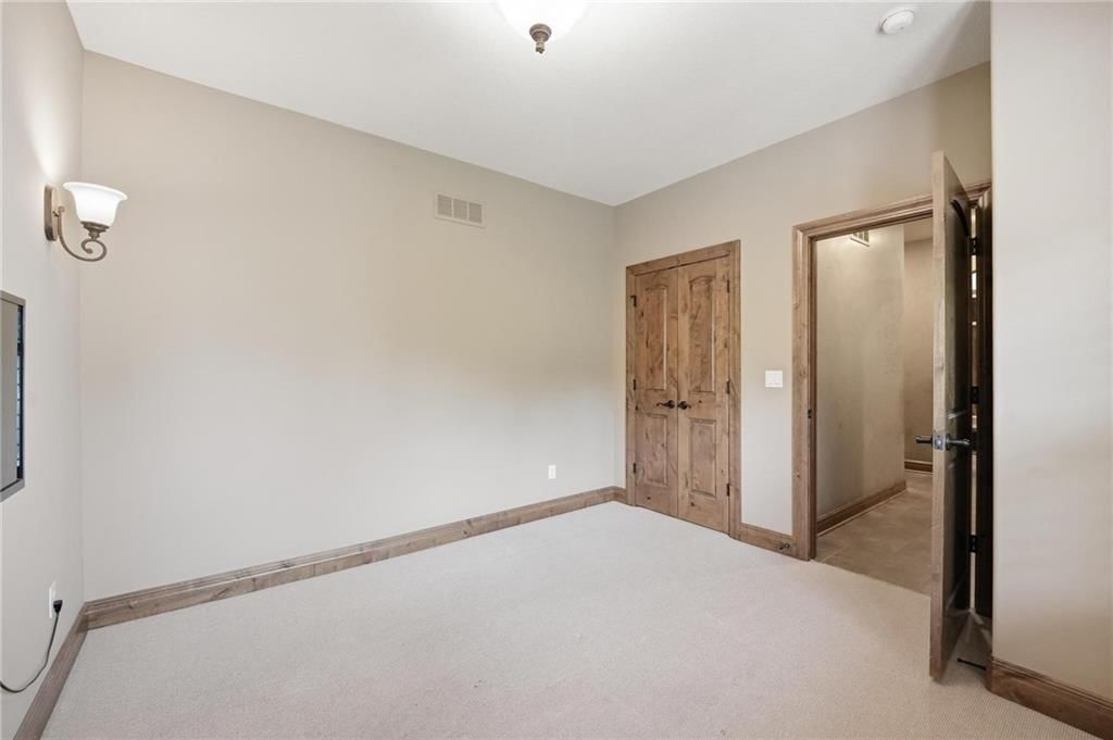 9415 N Kensington Avenue — photo 32
