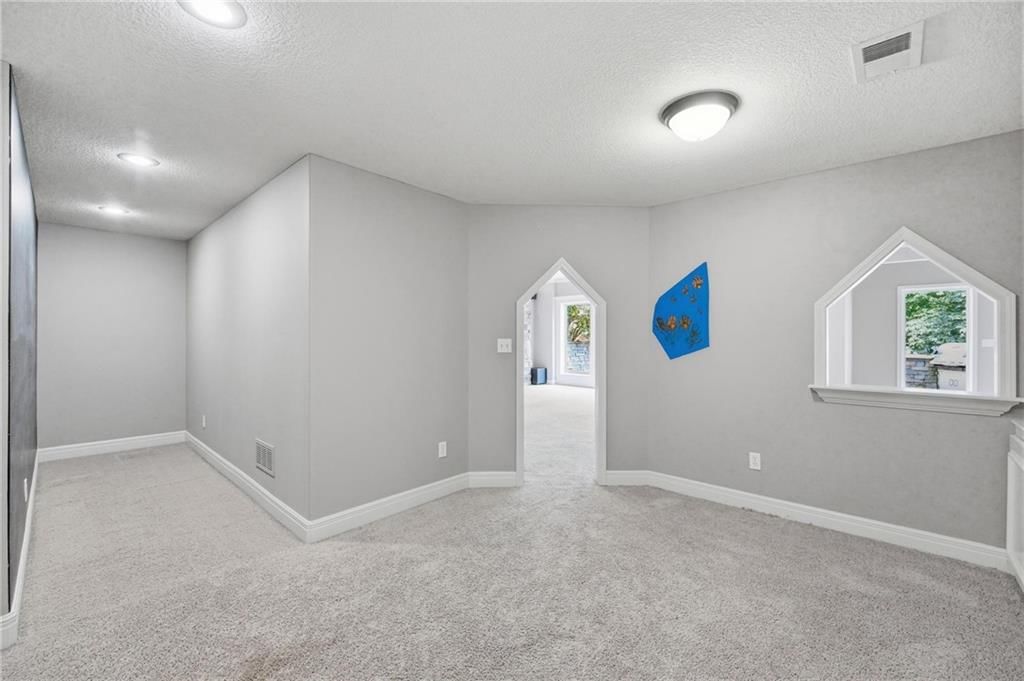 9415 N Kensington Avenue — photo 67