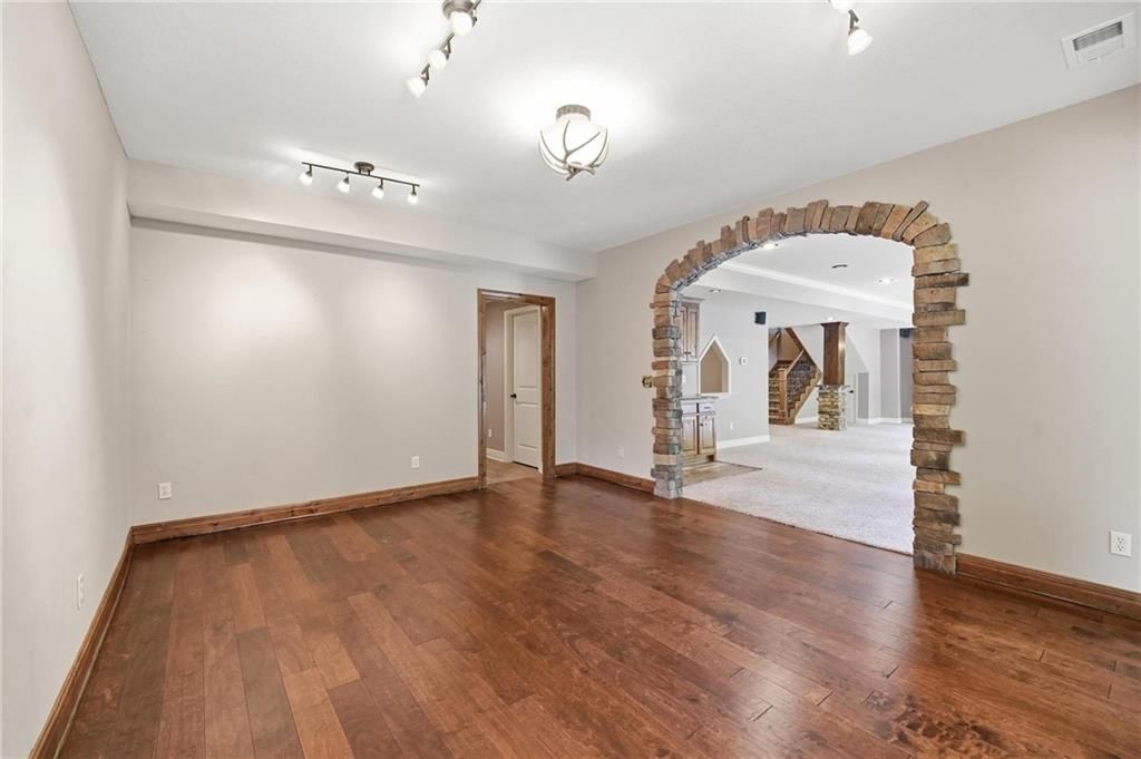 9415 N Kensington Avenue — photo 74